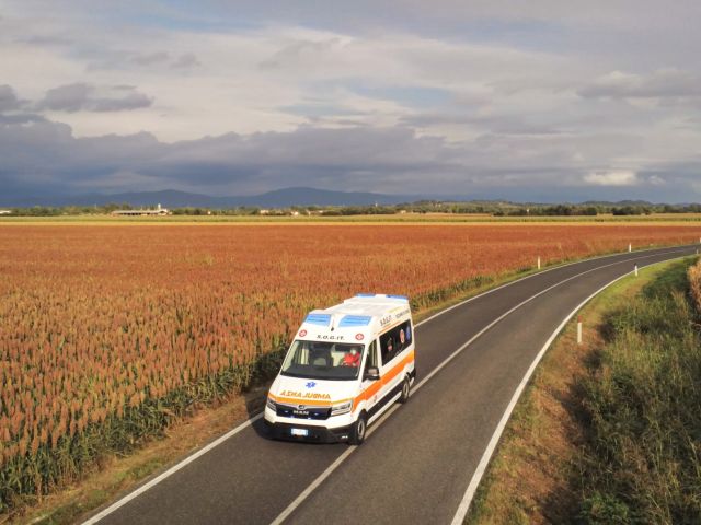 1920_man_tge_ambulance_sogit_italy